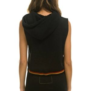 LOGO STRIPE SLEEVELESS CROP PULLOVER HOODIE - BLACK